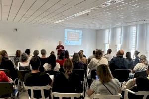 Èxit de participació, a la Casa de la Dona de Torrent, amb la xarrada informativa sobre el programa ‘ACREDITA’ de la Generalitat Valenciana