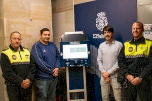 Habilitar la app de MiDNI es posible en las oficinas de la policía local de Morella