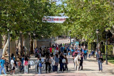 Utiel se viste de literatura durante la VIII Feria del Libro