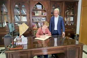 Marián Cano visita Utiel para conocer el proceso de reconstrucción tras la riada