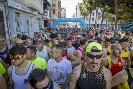 Más de 500 corredores participan en la 32ª Volta a Peu y las carreras infantiles de Benetússer