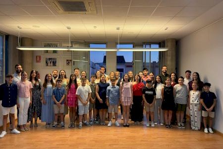 El Museu Faller acull la presentació de la Cort d'Honor 2026 que acompanyarà a les Falleres Majors de Gandia