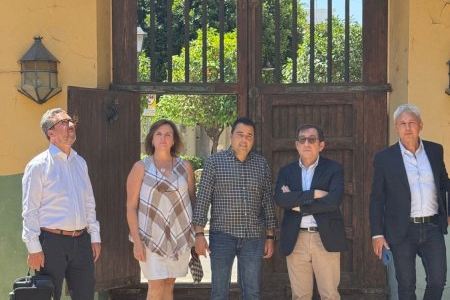 Cultura firma un protocolo de intenciones con el Ayuntamiento de Rocafort para la utilización conjunta de 'Villa Amparo'