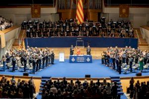València distingue con la Medalla de la Gratitud a 67 entidades que prestaron su colaboración en el incendio de Campanar