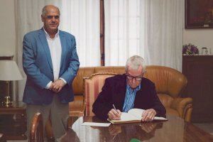 Benicarló viu una jornada excepcional amb la visita del Nobel Sir Richard J. Roberts