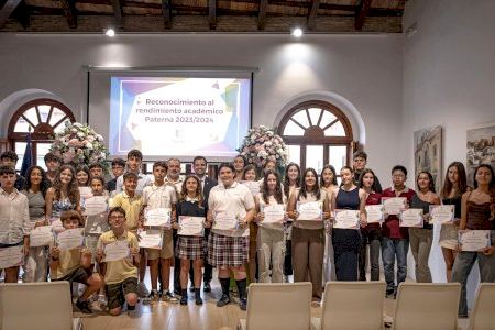 El Ayuntamiento distingue el esfuerzo académico de 30 alumnos en Paterna