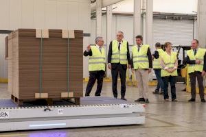 Carlos Mazón visita la empresa Cartonajes Levante