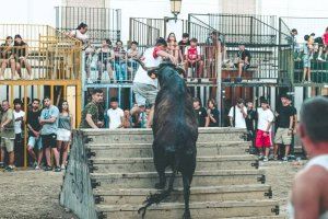 Canet d’en Berenguer ‘calienta motores’ con el cartel de las fiestas de Sant Pere