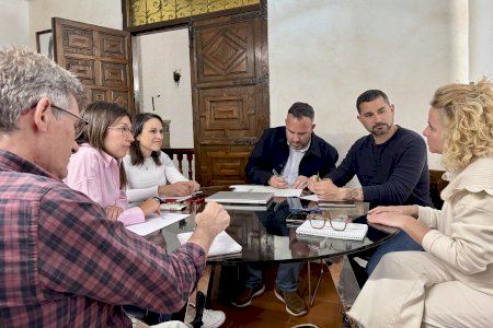 El PSPV-PSOE lidera con Virginia Martí un frente común para reclamar al Consell más infraestructuras educativas y sanitarias para Cabanes
