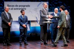 Dos titulados de la Universitat de València reciben una beca de la Fundación 'la Caixa' para cursar un posgrado en el extranjero