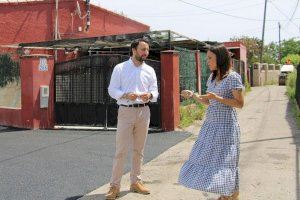 El concejal y la teniente alcalde del Grao visitan los asfaltados en camino La Coloma, La Moixeta y entrador Pasparis de la Marjaleria