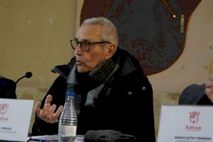 Xàtiva acull la presentació de l’obra gràfica «Todas las tardes son una sola» amb la presència d’Artur Heras