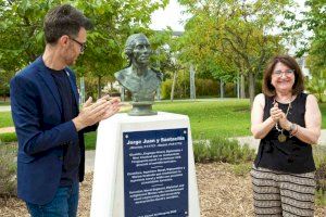 La Universidad de Alicante rinde homenaje a Jorge Juan con la inauguración de un busto conmemorativo