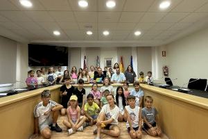 Los delegados del Cole Muixara realizan sus peticiones al alcalde de La Nucía