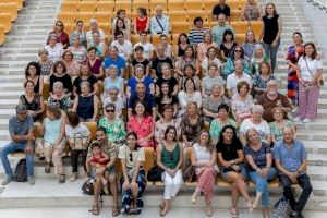 El alumnado adulto y sénior de Arte del Centre Municipal de les Arts de Burriana inaugura su exposición anual