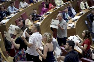 La protesta de Compromís obliga a suspender la sesión de control a Mazón