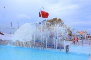 Los paterneros y paterneras ya pueden disfrutar de un chapuzón con la apertura de sus piscinas de verano este domingo