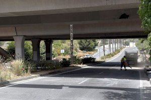 Reabierto al tráfico el tramo las rotondas de Raphael y La Razón tras el incidente con una grúa
