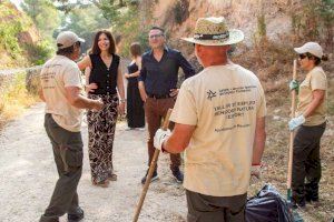 Los veinte participantes en el Taller de Empleo realizan trabajos forestales de mantenimiento y mejora en el Parque del Moralet