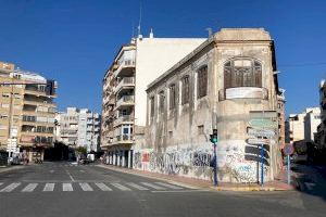 El Pleno de Torrevieja aprueba el gasto plurianual para rehabilitar la Fábrica de Hielo como nueva sede municipal