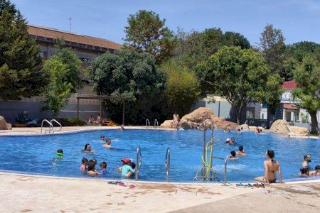 Quart de Poblet impulsa los cursos de natación y el bono Aquart para promover la actividad física durante el verano
