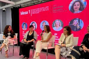 La concejala de Turismo participa en la mesa sobre masificación y destinos saturados del I Foro Spain By Train celebrado en Puertollano