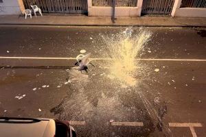 Un vecino de Torrevieja tira la casa por la ventana y la Policía le tira la puerta abajo