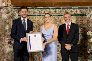 El Salón de Coronas del Palau Ducal dels Borja acogió ayer la demanà de Manuela Borrull Guillem como Fallera Mayor de Gandia 2026
