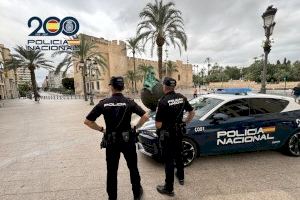 La Policía Nacional detiene a una mujer en Elche que hurtó a su expareja 20.100 euros que tenía ahorrados en su domicilio