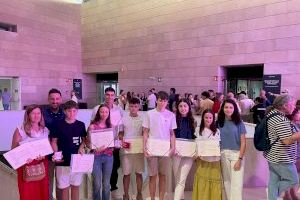La Purísima de Torrent gana el premio literario del Consell Valencià de Cultura en la ESO y Bachiller sobre la Inteligencia Artificial