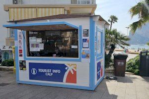 Calp refuerza la atención turística en verano con dos puntos de información