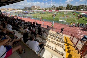 Un millar de deportistas disputan este fin de semana el 12º Torneo de Balonmano Hierba de Santa Pola
