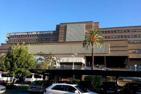 Hospitalizado un ciclista tras sufrir una caída en Xàtiva