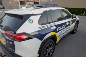 Persecución de infarto en Petrer: un menor embiste un coche patrulla con su moto mientras intenta escapar