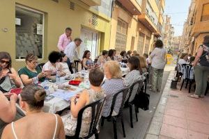 Burriana celebra el arte de tejer en público con una jornada al aire libre para conmemorar su Día Mundial - (foto 12)