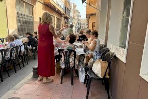 Burriana celebra el arte de tejer en público con una jornada al aire libre para conmemorar su Día Mundial - (foto 4)