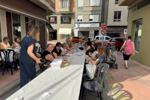 Burriana celebra el arte de tejer en público con una jornada al aire libre para conmemorar su Día Mundial - (foto 3)