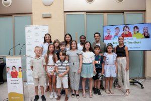 Doce alumnos de Primaria diseñan el calendario de frutas y verduras de la Comunitat Valenciana