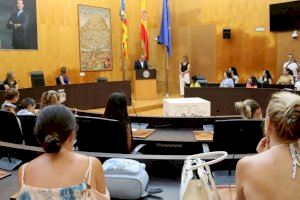 Benidorm premia a diez alumnos de centros públicos en el concurso ‘Alcalde/sa por un día’