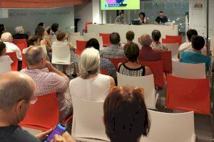 La síndic de barri Maite Sánchez se reúne con los vecinos del centro urbano, Pati Fosc, Horta y Mitjanet