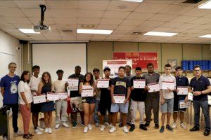 Alaquàs clausura el curso de formación de operaciones auxiliares de montaje y mantenimiento de sistemas informáticos