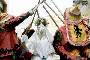 Un tapís de 180 quilos i el pregó del Corpus Christi marquen l’inici de la festa