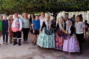 Las personas usuarias del centro ‘Pepa Esperanza’ viven les Fogueres de Sant Joan