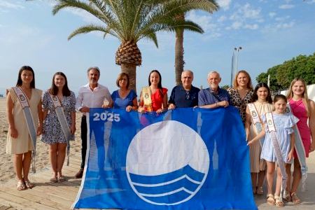 Las banderas azules ondean un año más en el Morrongo y la Caracola