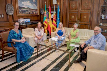 L'alcaldessa de Castelló rep a la nova directiva del Club Taurí