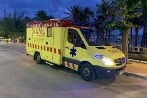 Un treballador es precipita des de diversos metres d'altura a Benidorm