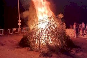 La Pobla de Farnals celebra la Nit de Sant Joan amb música, foc i un dispositiu especial de seguretat