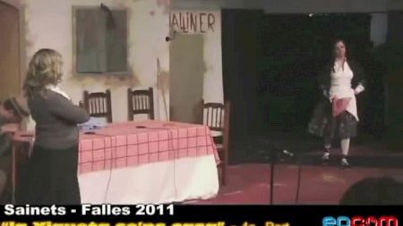 Fallas 2011 - Sainets - Centre Espanya - "La Xiqueta se'ns casa" - Parte 4