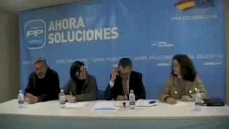 Visita de Román Ceballos a la sede del PP de l'Alcora