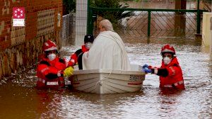 Los bomberos realizan casi un centenar de rescates tras el diluvio histórico en Castellón